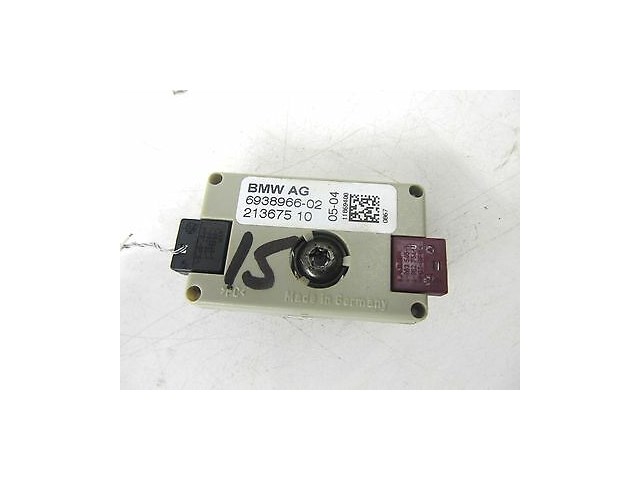 2004-2005 BMW 525i 530i E60 OEM LEFT REAR ANTENNA SUPPRESSION FILTER MODULE