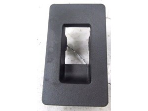 2004-2007 INFINITI QX56 OEM RIGHT REAR WINDOW DOOR SWITCH TRIM BEZEL 