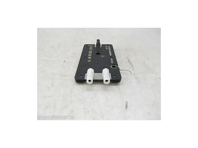 2003-2006 MERCEDES E500 W211 OEM ANTENNA BOOSTER AMPLIFIER 2118208689