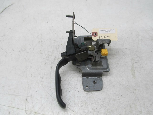 V2003-2007 CHEVY SILVERADO OEM LEFT REAR INTERIOR DOOR HANDLE LEVER 