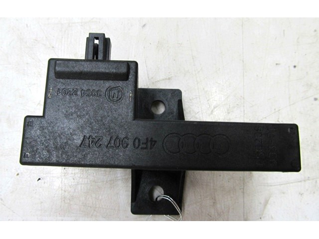 2005-2008 AUDI A6 C6 OEM LEFT REAR DOOR KEYLESS ENTRY ANTENNA MODULE 