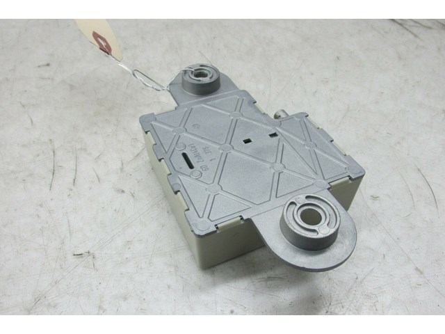 2007-2010 BMW X5 E70 OEM ANTENNA CONTROL MODULE 