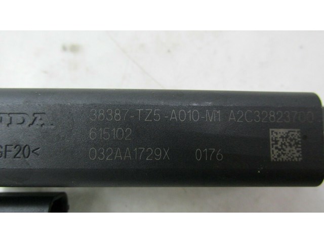 2013-2018 ACURA RDX OEM RIGHT FRONT KEYLESS ENTRY ANTENNA     