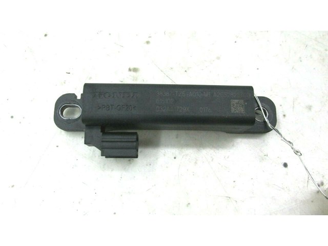 2013-2018 ACURA RDX OEM RIGHT FRONT KEYLESS ENTRY ANTENNA     