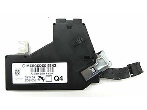 2004-2006 MERCEDES BENZ SL600 R230 OEM RIGHT FIREWALL ANTENNA AMPLIFIER MODULE