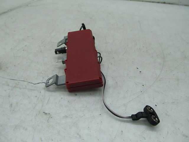 2005-2009 SAAB 9-5 OEM RIGHT REAR C PILLAR ANTENNA AMPLIFIER 
