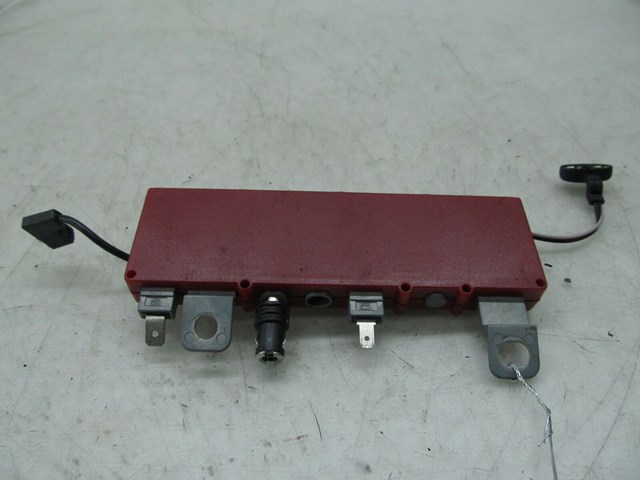 2005-2009 SAAB 9-5 OEM RIGHT REAR C PILLAR ANTENNA AMPLIFIER 