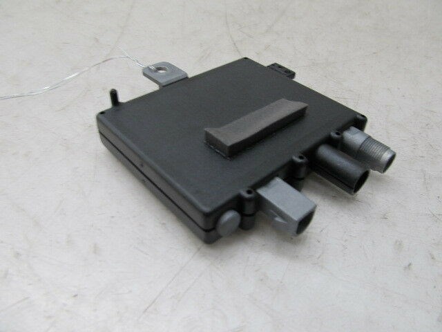 2003-2006 RANGE ROVER HSE OEM LEFT REAR ANTENNA AMPLIFIER 