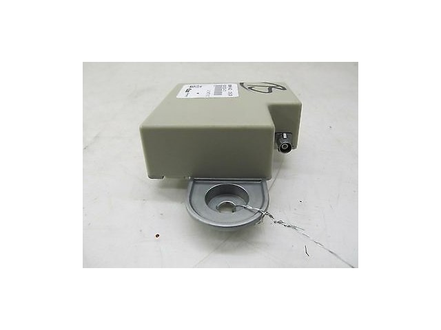 2008-2010 BMW 535i E60 OEM BACKUP ANTENNA MODULE AMP AMPLIFIER FUBA 6935024