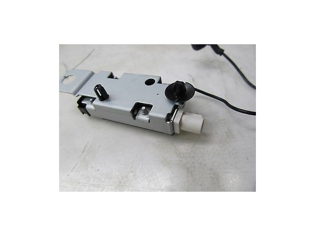 2013-2016 CADILLAC ATS OEM RIGHT C PILLAR ANTENNA AMPLIFIER 22766327