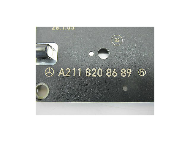 2003-2006 MERCEDES BENZ E500 W211 OEM ANTENNA BOOSTER AMPLIFIER A2118208689