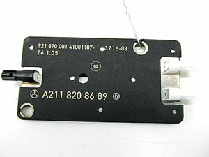 2003-2006 MERCEDES BENZ E500 W211 OEM ANTENNA BOOSTER AMPLIFIER A2118208689