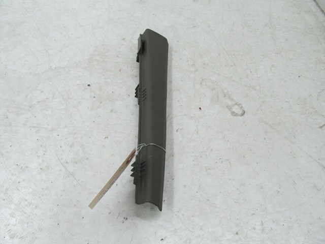 2009-2012 AUDI Q5 8R OEM LEFT FRONT LOWER DASH TRIM 8R0 868 203