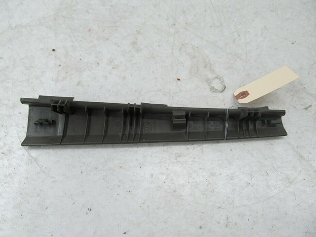 2009-2012 AUDI Q5 8R OEM LEFT FRONT LOWER DASH TRIM 8R0 868 203