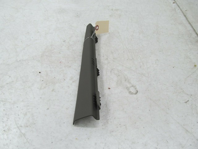 2009-2012 AUDI Q5 8R OEM LEFT FRONT LOWER DASH TRIM 8R0 868 203