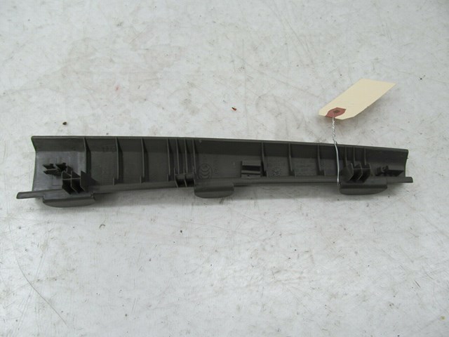 2009-2012 AUDI Q5 8R OEM RIGHT FRONT LOWER DASH TRIM 8R0 868 204