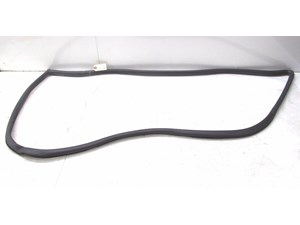 2004-2007 VOLKSWAGEN TOUAREG OEM ENGINE BAY WEATHERSTRIP RUBBER SEAL TRIM