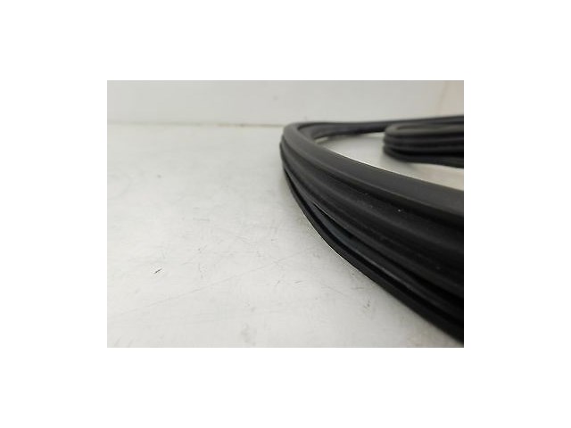 2008-2012 AUDI A4 AVANT WAGON B8 OEM RIGHT FRONT DOOR WEATHER STRIP RUBBER SEAL