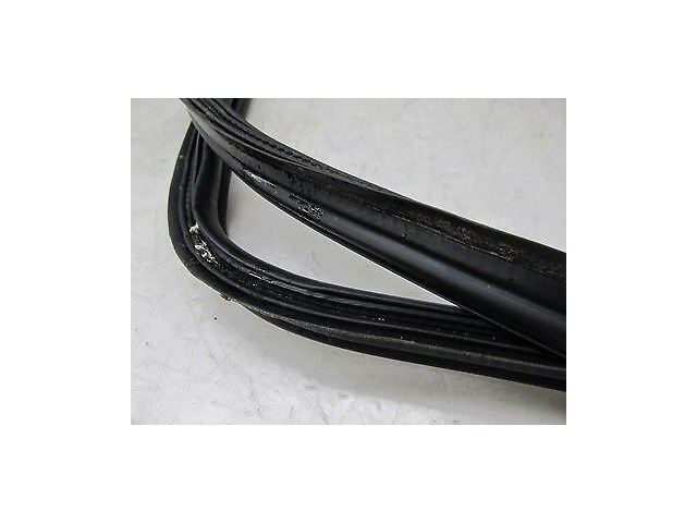 2012-2014 MERCEDES C250 W204 OEM REAR TRUNK LID WEATHERSTRIP RUBBER SEAL