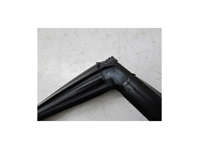 2007-2009 MERCEDES S600 W221 OEM RIGHT REAR DOOR WINDOW WEATHERSTRIP RUBBER SEAL