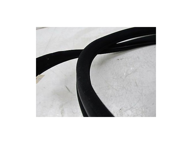 2007-2009 MERCEDES S600 W221 OEM RIGHT FRONT DOOR WEATHERSTRIP RUBBER SEAL