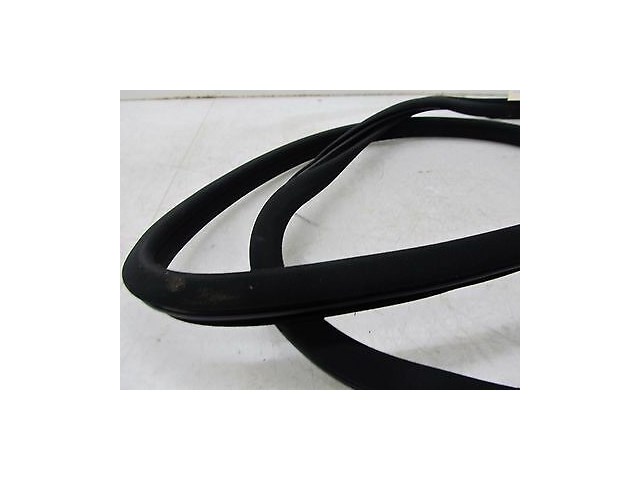 2007-2009 MERCEDES S600 W221 OEM RIGHT FRONT DOOR WEATHERSTRIP RUBBER SEAL