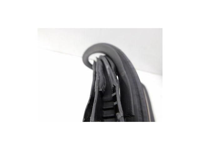 2009-2015 NISSAN 370Z COUPE OEM RIGHT FRONT DOOR WEATHER STRIP RUBBER SEAL