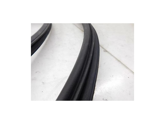 2009-2015 NISSAN 370Z COUPE OEM RIGHT FRONT DOOR WEATHER STRIP RUBBER SEAL