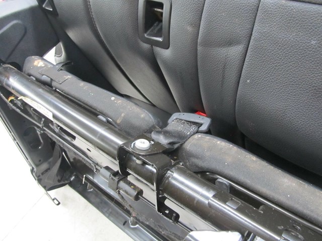 2007-2012 MERCEDES GL450 X164 OEM LEFT REAR 2ND ROW SEAT WITH CUP HOLDERS