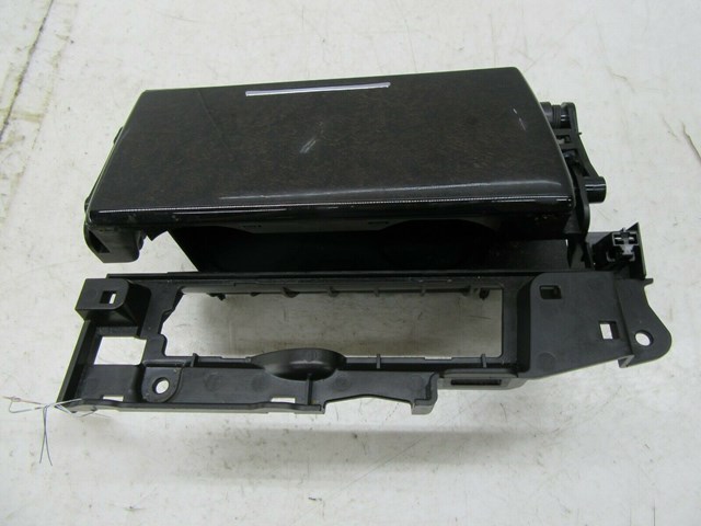 2013-2017 CADILLAC XTS OEM CENTER CONSOLE CUP HOLDER TRIM 820474N