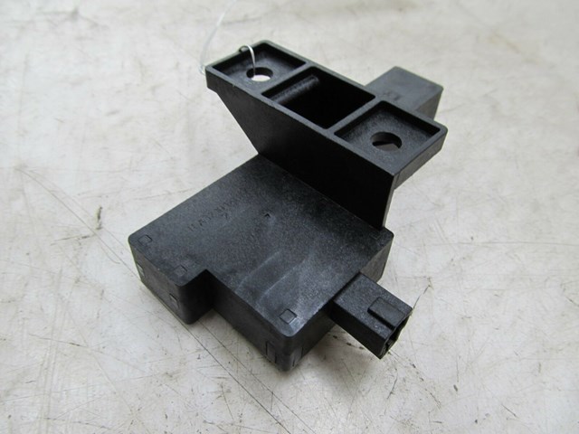 2005-2008 AUDI A6 C6 OEM RIGHT REAR KEY LESS ANTENNA MODULE 