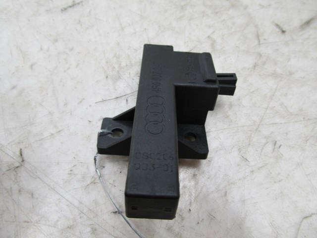 2005-2008 AUDI A6 C6 OEM RIGHT REAR KEY LESS ANTENNA MODULE 