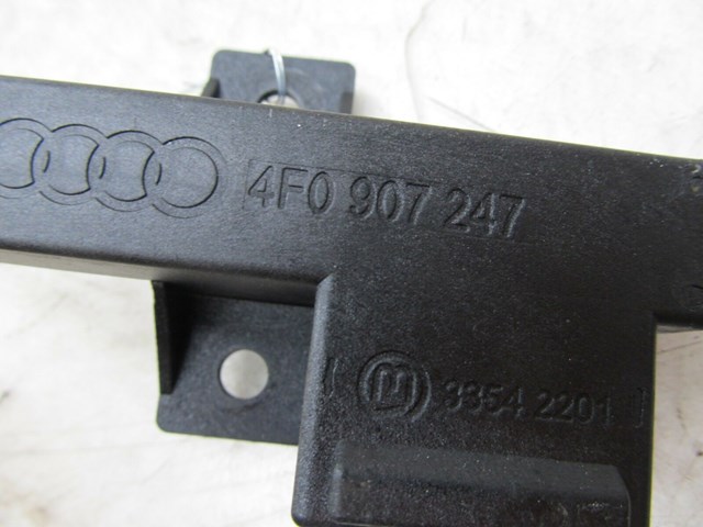 2005-2008 AUDI A6 C6 OEM RIGHT REAR KEY LESS ANTENNA MODULE 