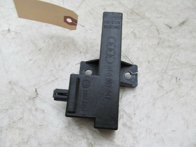 2005-2008 AUDI A6 C6 OEM RIGHT REAR KEY LESS ANTENNA MODULE 