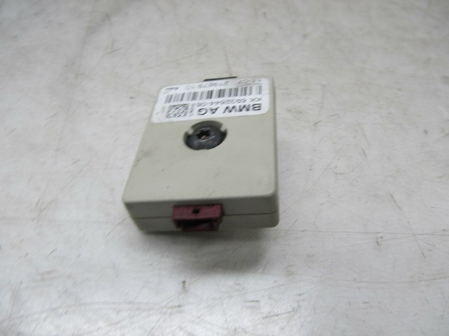 2007-2010 BMW 328xi E90 OEM LEFT REAR ANTENNA SUPPRESSION FILTER 