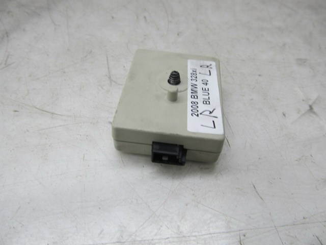 2007-2010 BMW 328xi E90 OEM LEFT REAR ANTENNA SUPPRESSION FILTER 