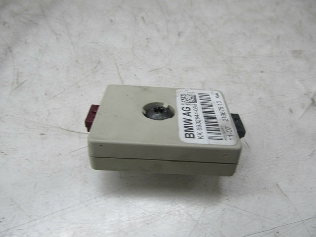 2007-2010 BMW 328xi E90 OEM LEFT REAR ANTENNA SUPPRESSION FILTER 