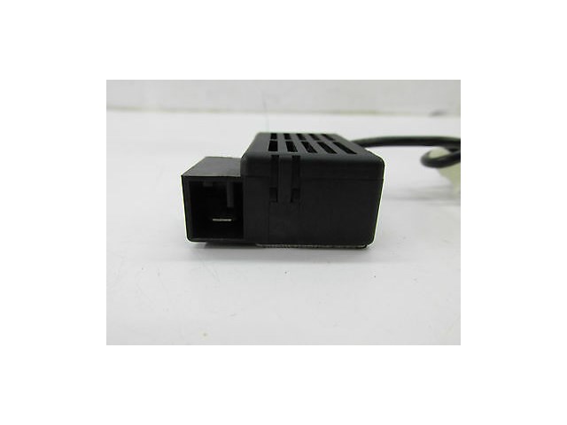 2003-2004 INFINITI M45 OEM ANTENNA BOOSTER RELAY MODULE 