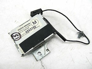 2006-2009 INFINITI M45 M35 OEM RIGHT REAR ANTENNA RECEIVER MODULE CLARION 