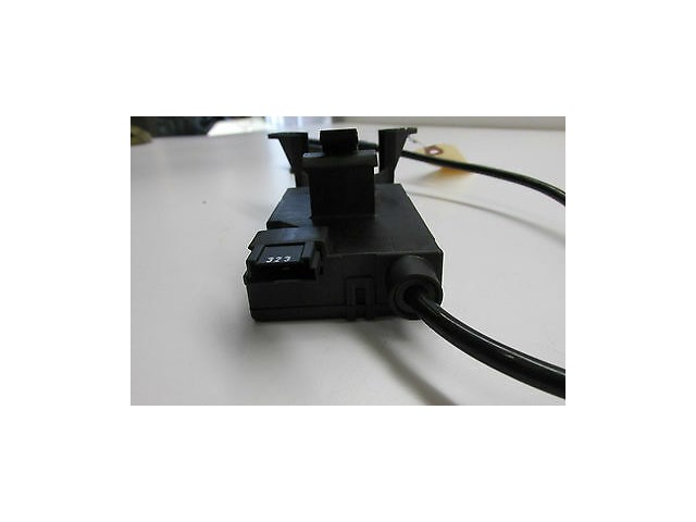 2004-2006 MERCEDES BENZ SL600 R230 OEM RIGHT FRONT KEYLESS GO ENTRY ANTENNA