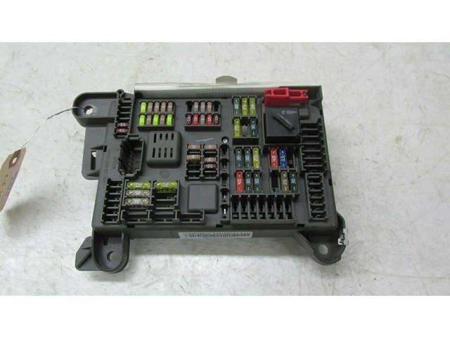  2007-2010 BMW X5 E70 OEM RIGHT REAR TRUNK FUSE BOX