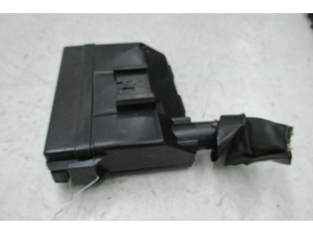  2011-2018 INFINITI M37 Q70 OEM RIGHT FRONT UNDER HOOD FUSE BOX 