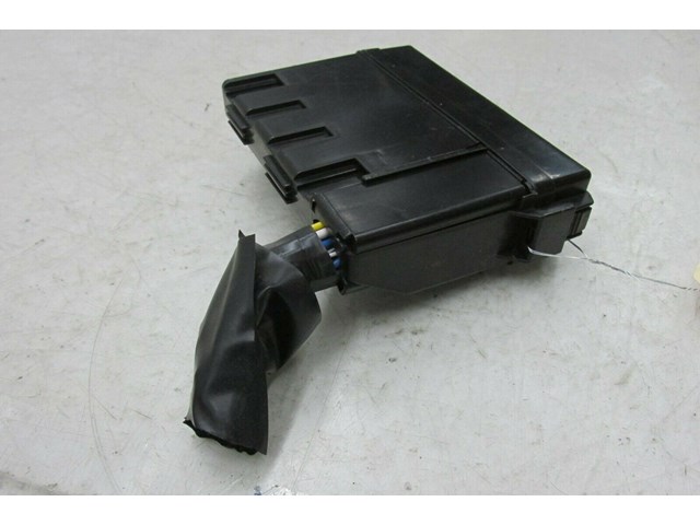  2011-2018 INFINITI M37 Q70 OEM RIGHT FRONT UNDER HOOD FUSE BOX 