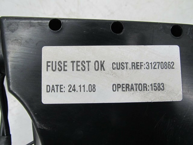 2006-2013 VOLVO C70 T5 OEM FRONT ENGINE BAY  UNDER HOOD FUSE BOX 