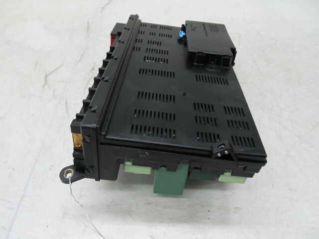 2003-2006 RANGE ROVER HSE OEM LEFT REAR TRUNK RELAY FUSE BOX 