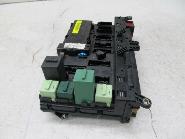 2003-2006 RANGE ROVER HSE OEM LEFT REAR TRUNK RELAY FUSE BOX 