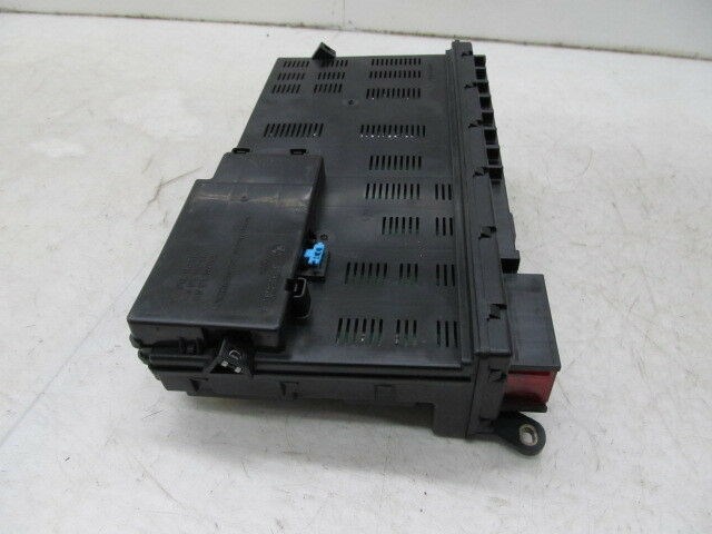 2003-2006 RANGE ROVER HSE OEM LEFT REAR TRUNK RELAY FUSE BOX 