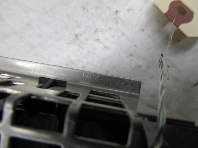 2003-2006 MERCEDES E500 W211 OEM RIGHT REAR TRUNK AIR VENT ANTENNA