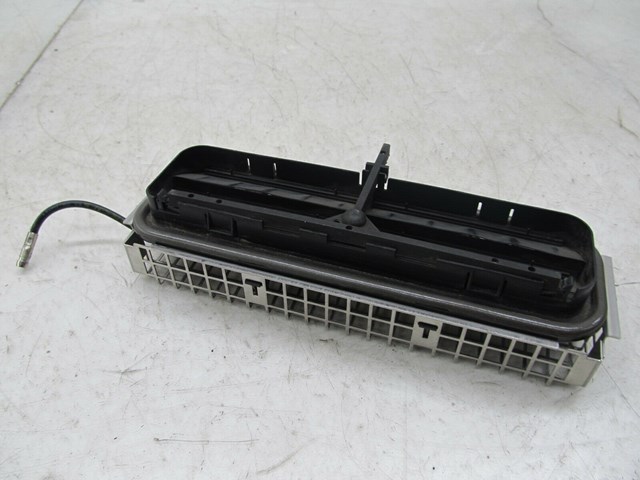 2003-2006 MERCEDES E500 W211 OEM RIGHT REAR TRUNK AIR VENT ANTENNA