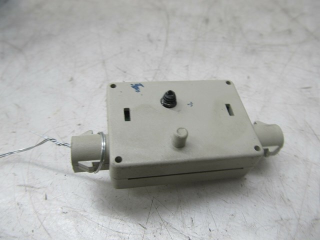 2007-2010 BMW 328xi E90 OEM LEFT REAR ANTENNA AMPLIFIER MODULE 